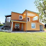 Charmantes Ferienhaus Mit Meerblick, 2 Fahrraeder, Grill, Privater Balkon, Waschmaschine
