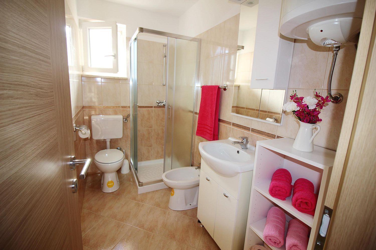 Charmantes Mit Meerblick, 2 Fahrraeder, Grill, Privater Balkon, Waschmaschine Poreč