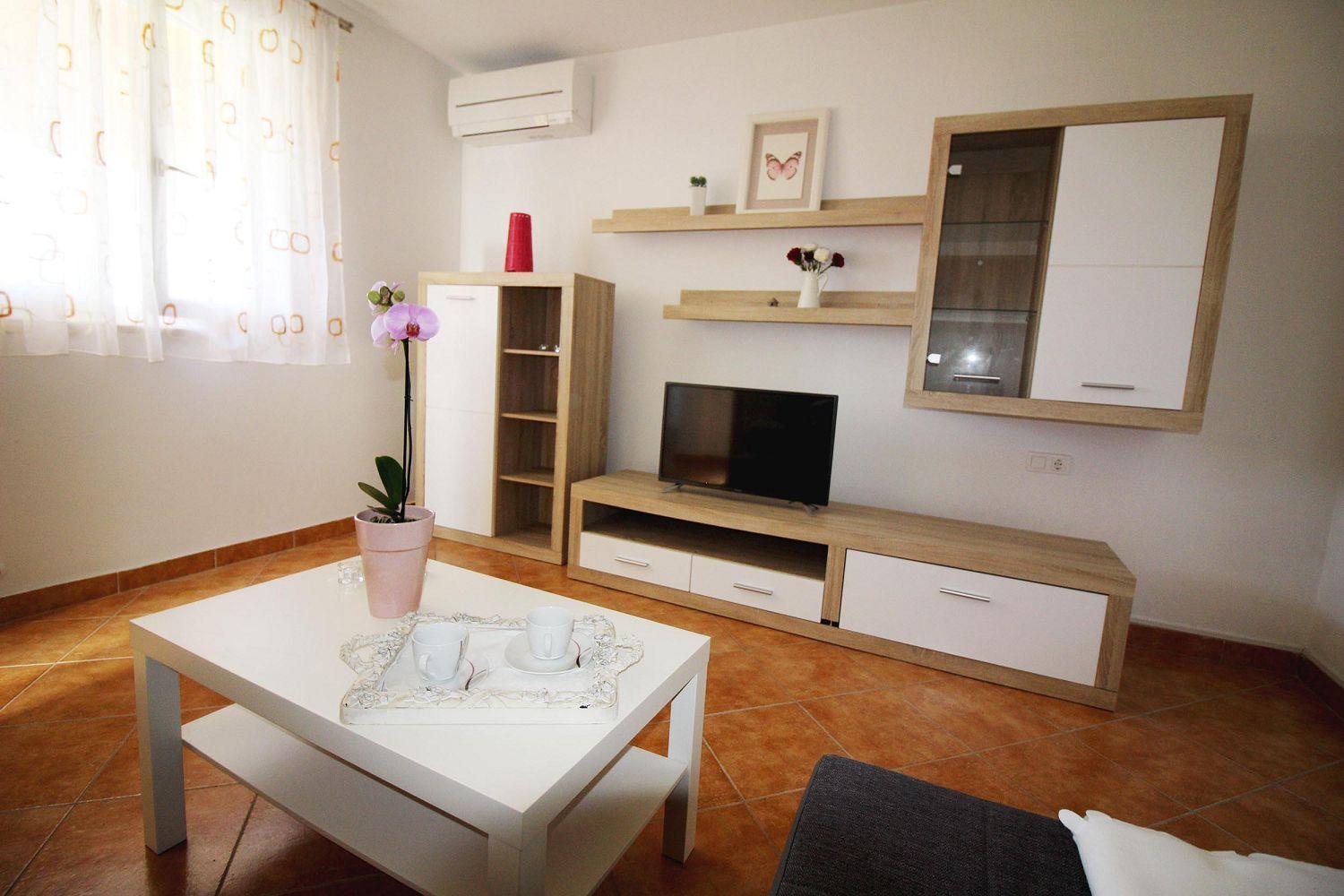 Charmantes Mit Meerblick, 2 Fahrraeder, Grill, Privater Balkon, Waschmaschine Ferienhaus Poreč